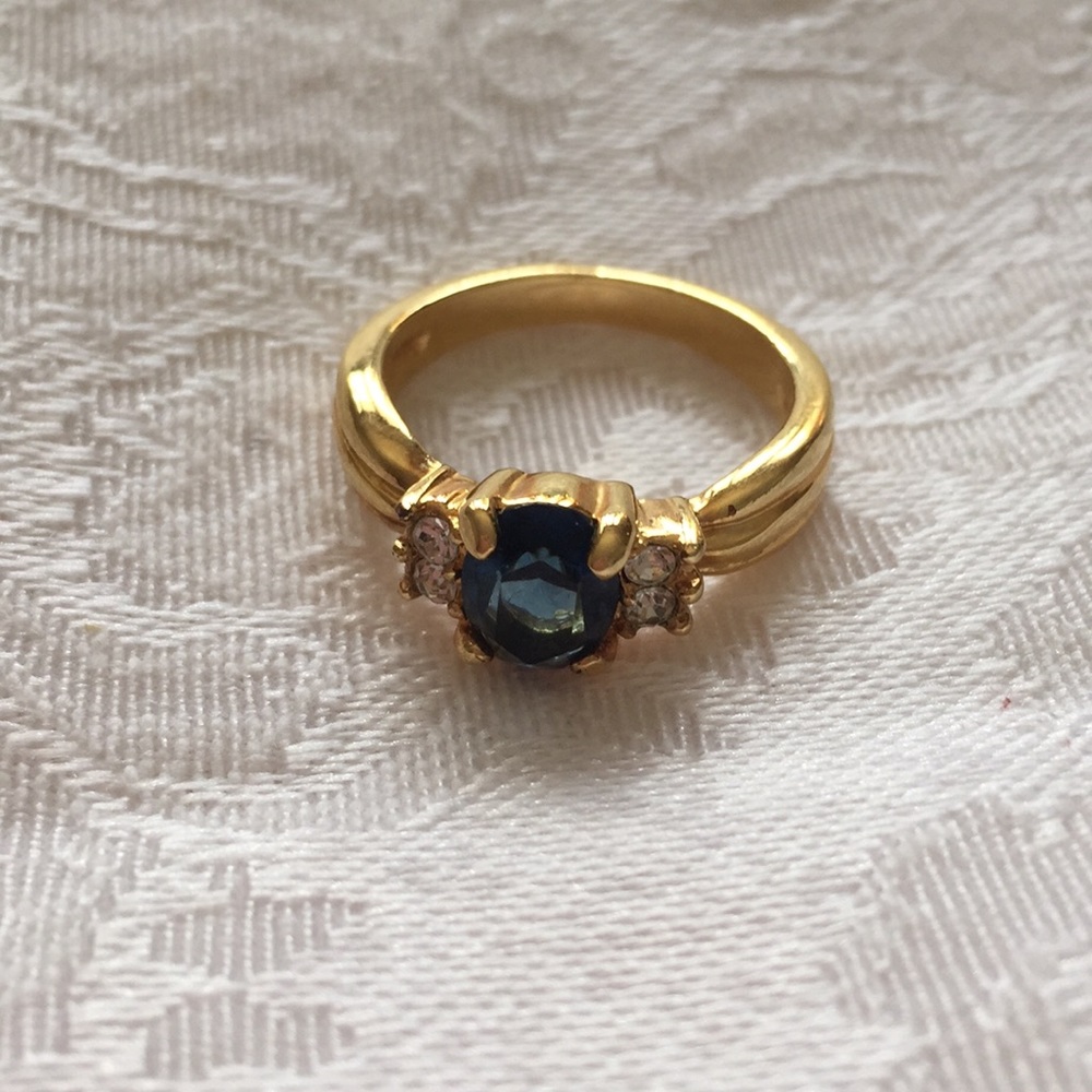 Blue Cubic Zirconium w/Rhinestones sz 7